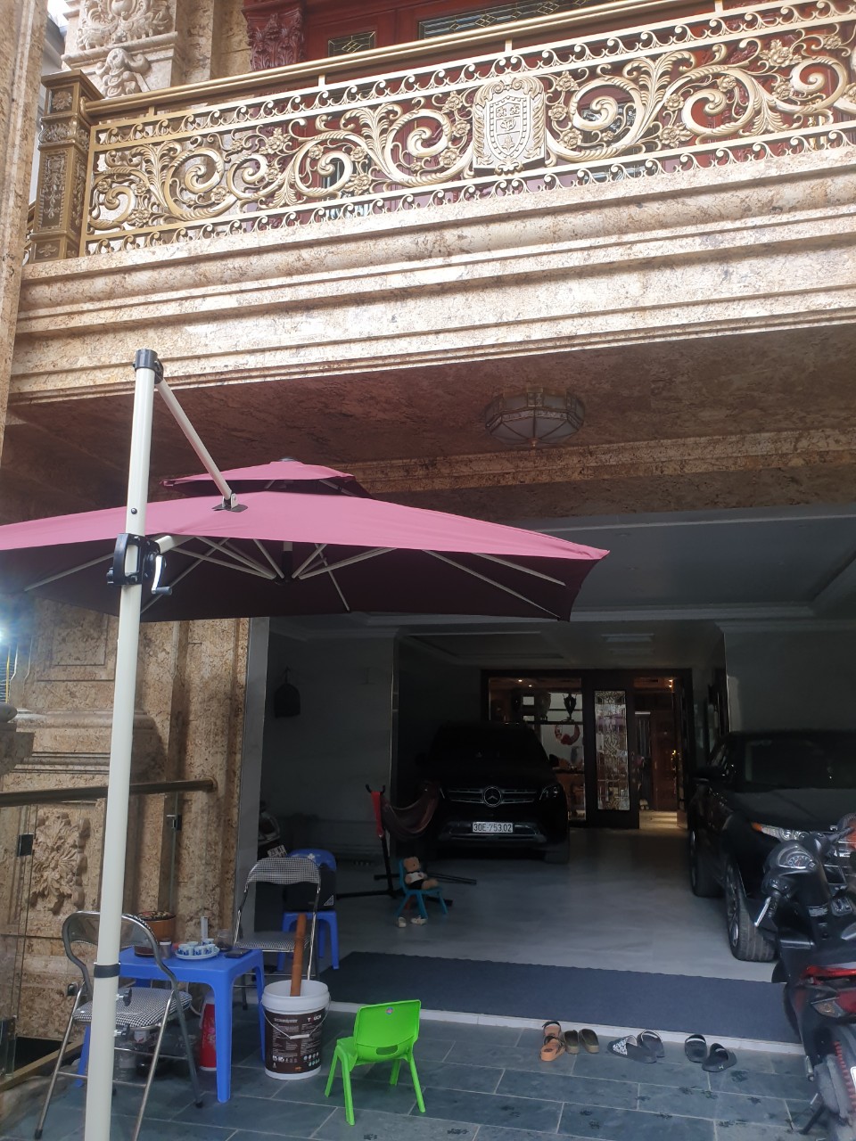 Dù hòa phát lệch tâm hệ nâng hạ màu đỏ