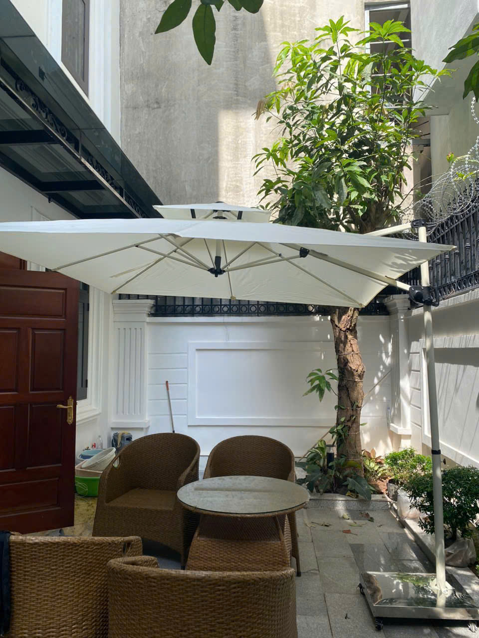 Dù hòa phát lệch tâm hệ nâng hạ màu trắng