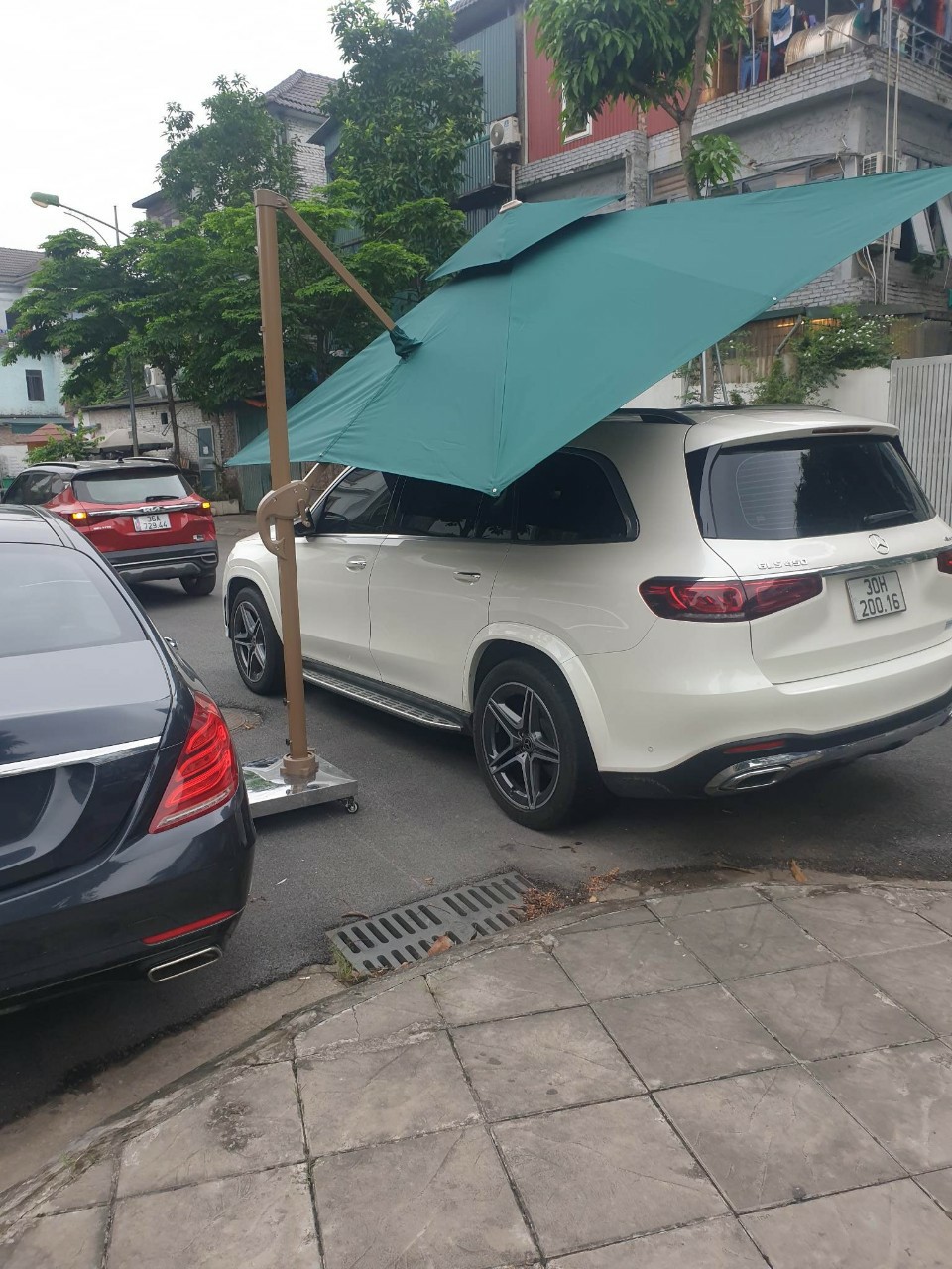 Dù hòa phát lệch tâm vuông 3m hợp kim nhôm xoay 360 màu xanh