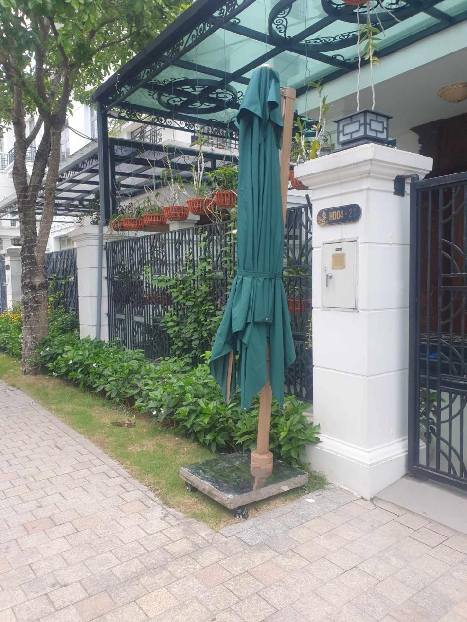 Dù hòa phát lệch tâm vuông 3m hợp kim nhôm xoay 360 màu xanh