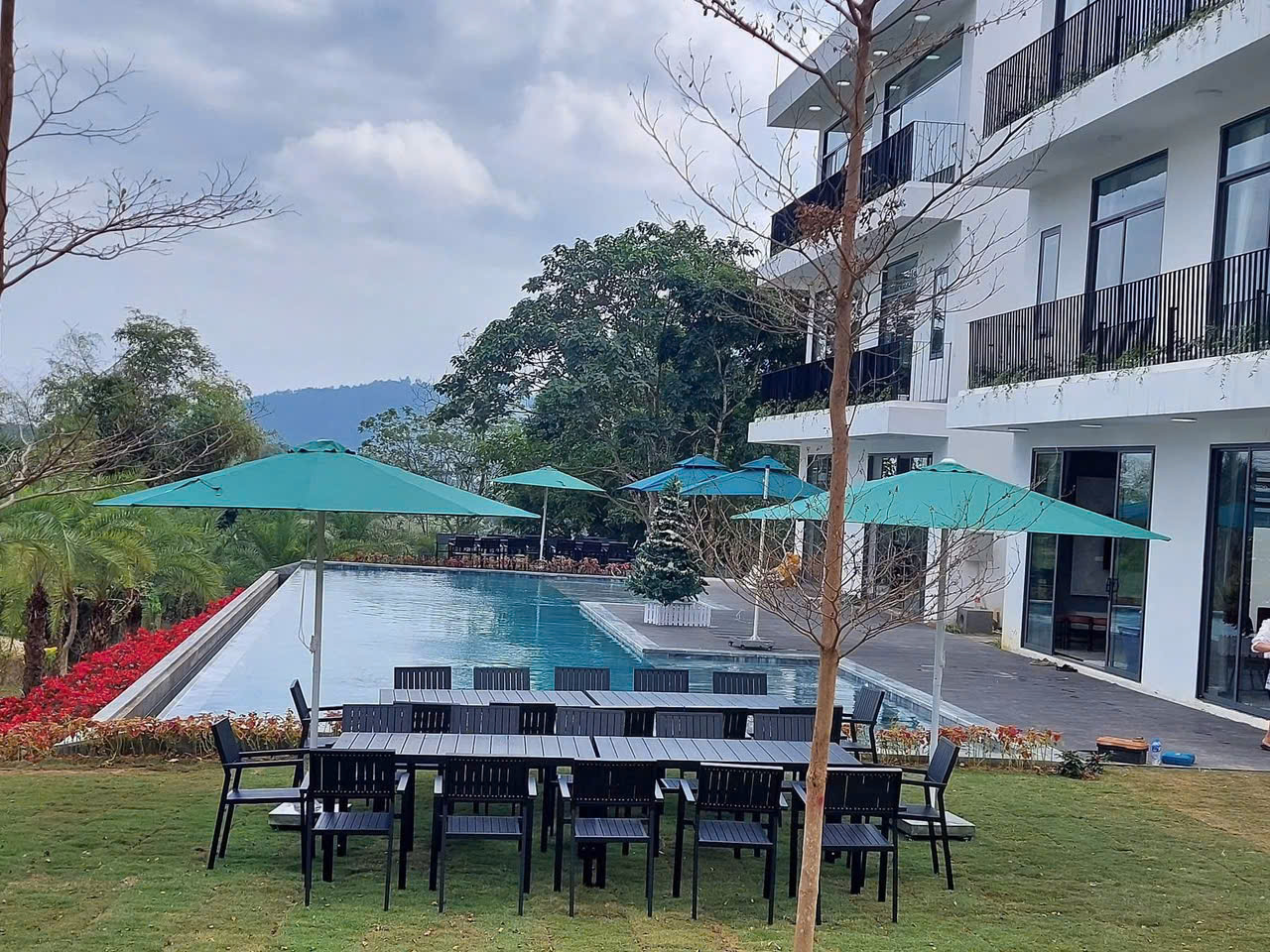 Ô dù hòa phát chính tâm sắt 3m màu xanh