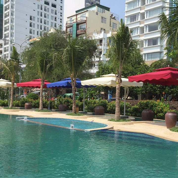 Ô dù hòa phát lệch tâm vuông 3m màu xanh